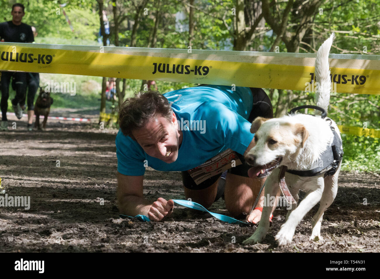 Nagymaros, Hungary. 20th Apr, 2019. Participants compete in the Hard Dog Race extreme obstacle course race near Nagymaros, Hungary on April 20, 2019. Credit: Xinhua/Alamy Live News Stock Photo