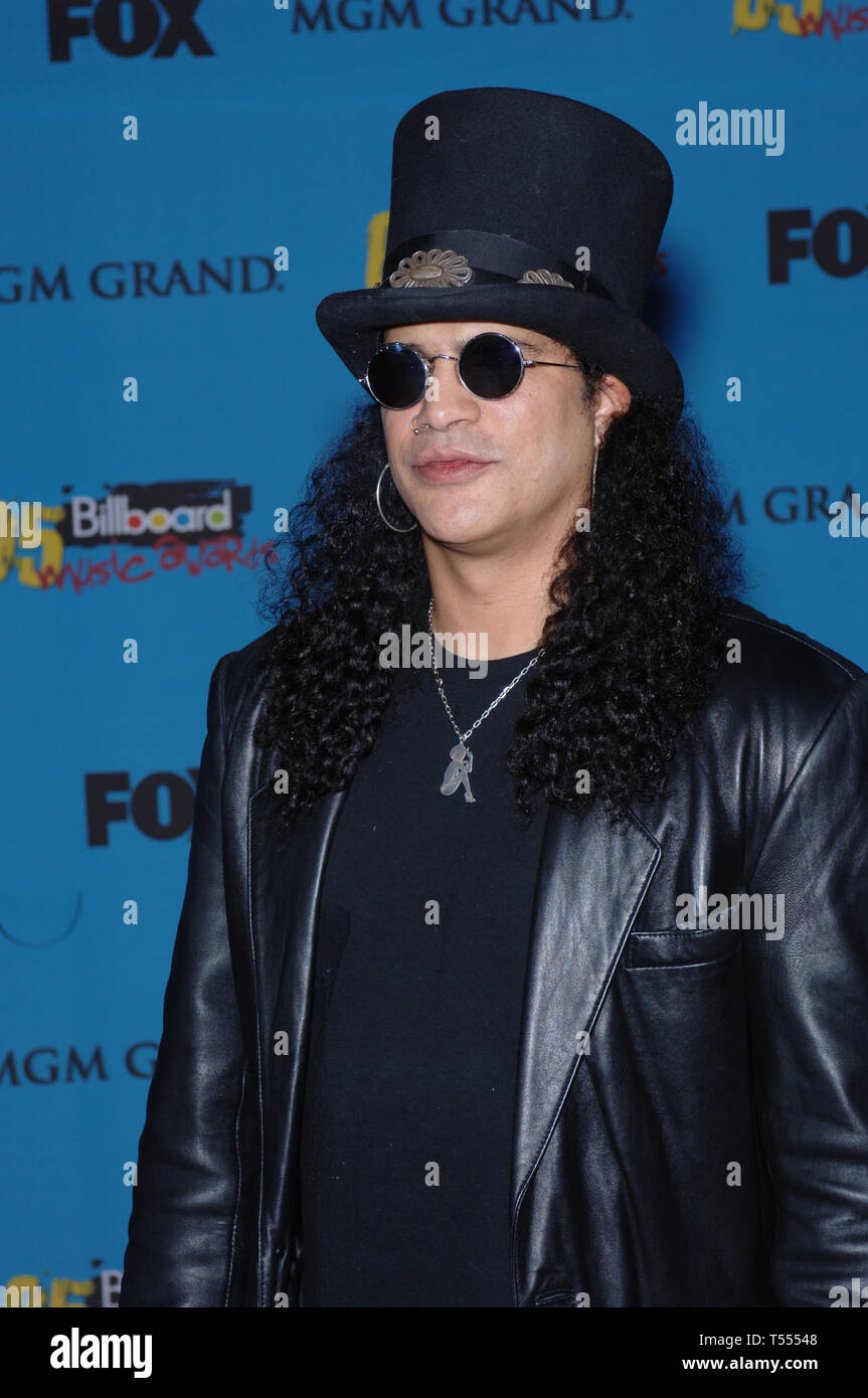 Slash 2005 LAS VEGAS, NV. December 06, 2005: SLASH of VELVET REVOLVER at the 2005 ...