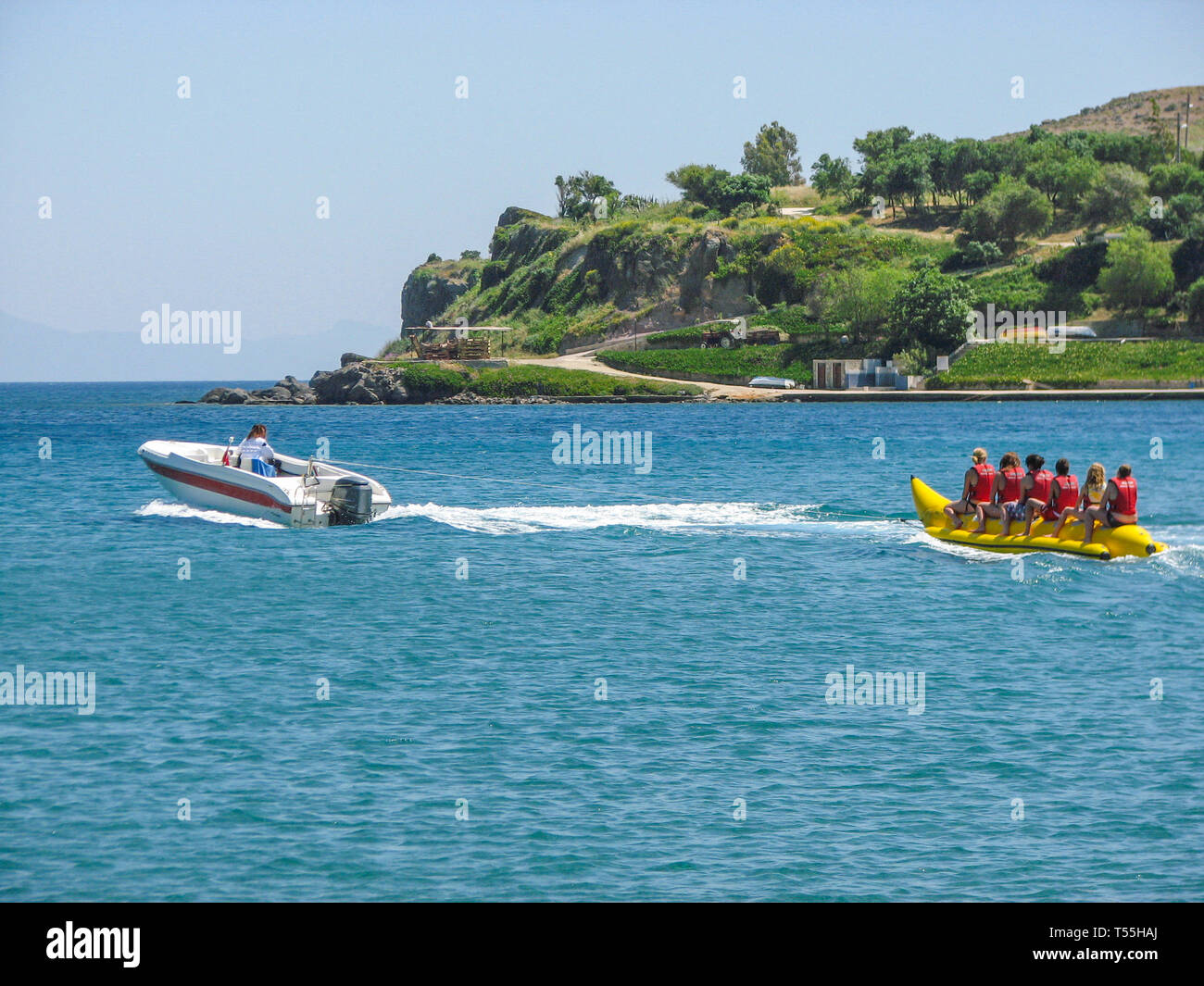 Banana boat rides on the sea Stock Photo - Alamy