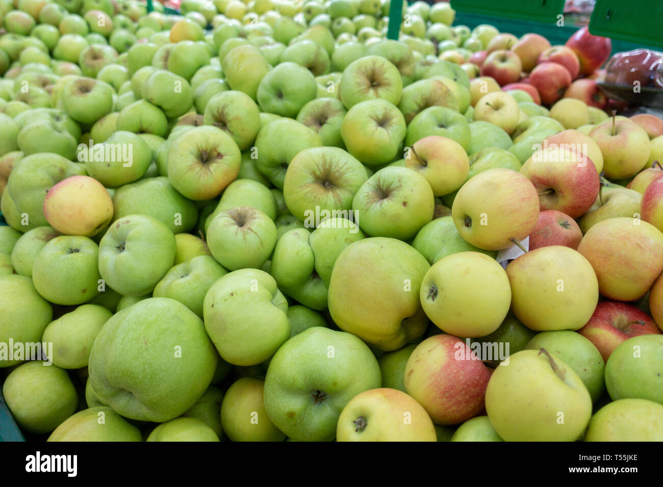 Red and green apple fruits in a supermarket Stock Photo Alamy