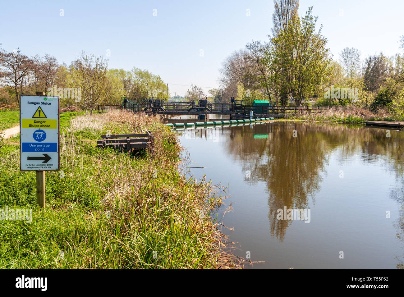 falcon meadow bungay river waveney canoe portage point Stock Photo Alamy