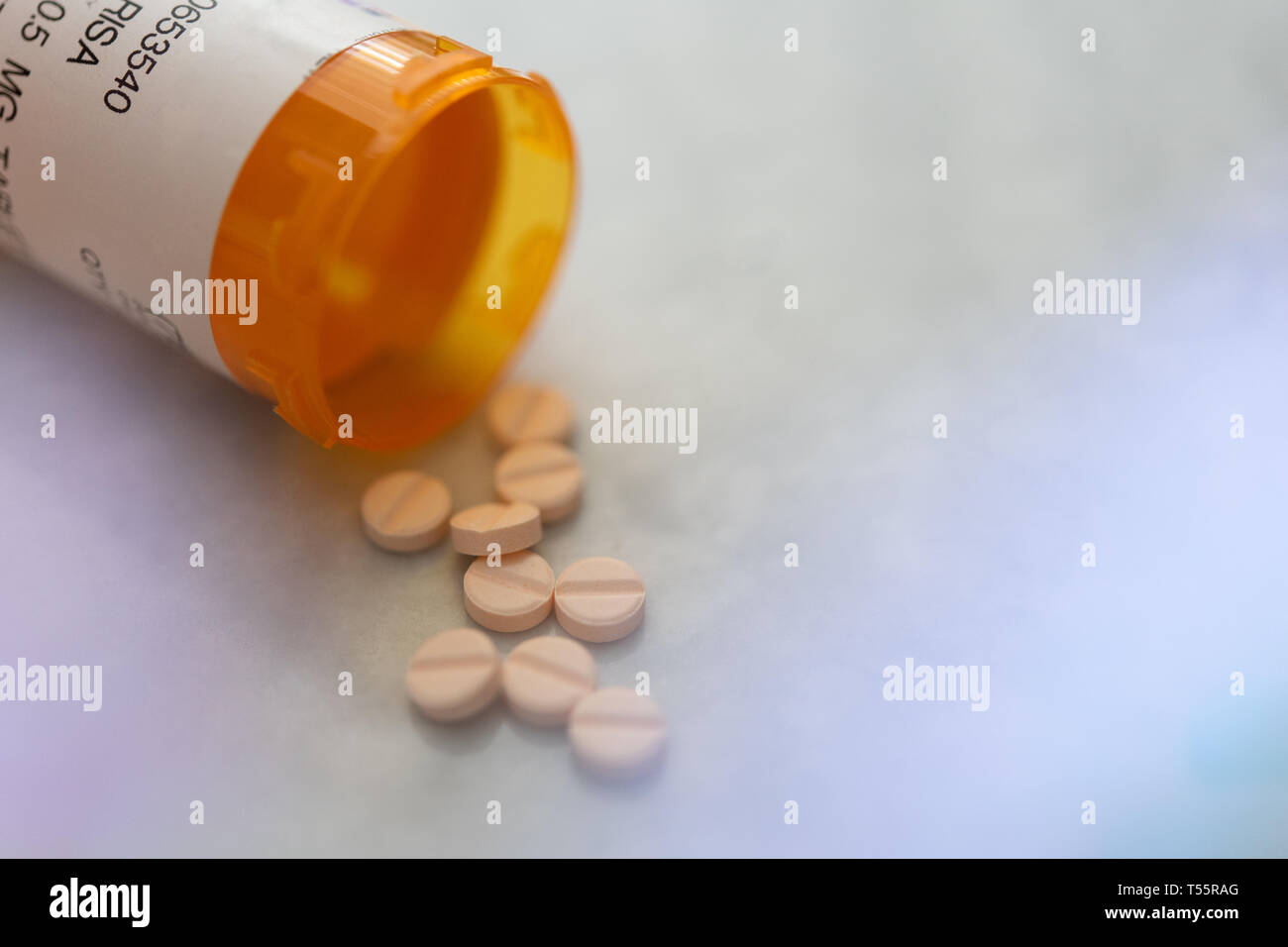 Spilled pill bottle Stock Photo - Alamy