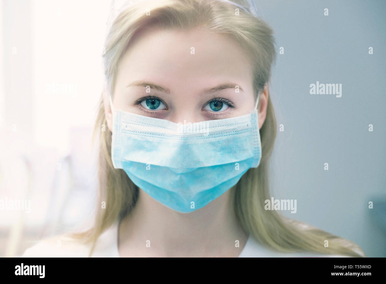 surgical mask lady surgical mask lady