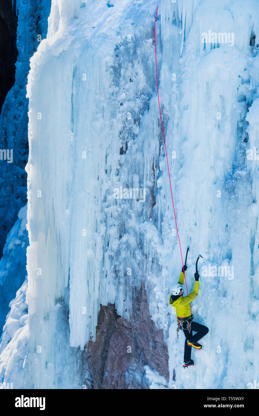 Extreme climbing terrain hi-res stock photography and images - Alamy