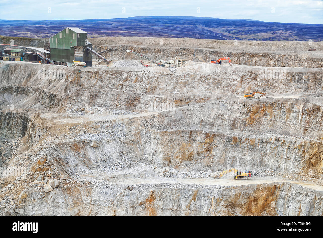 Cold Stone Cut Quarry is situated at the top of Greenhow hill, Nidderdale, North Yorkshire, and is owned and operated by the Hanson group of companies Stock Photo