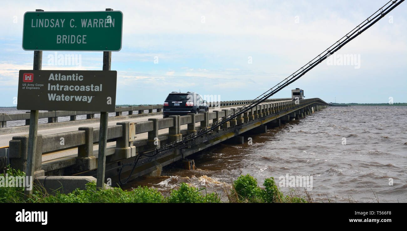 US-64 crosses the Alligator River on the way to North Carolina's Outer Banks. Stock Photo