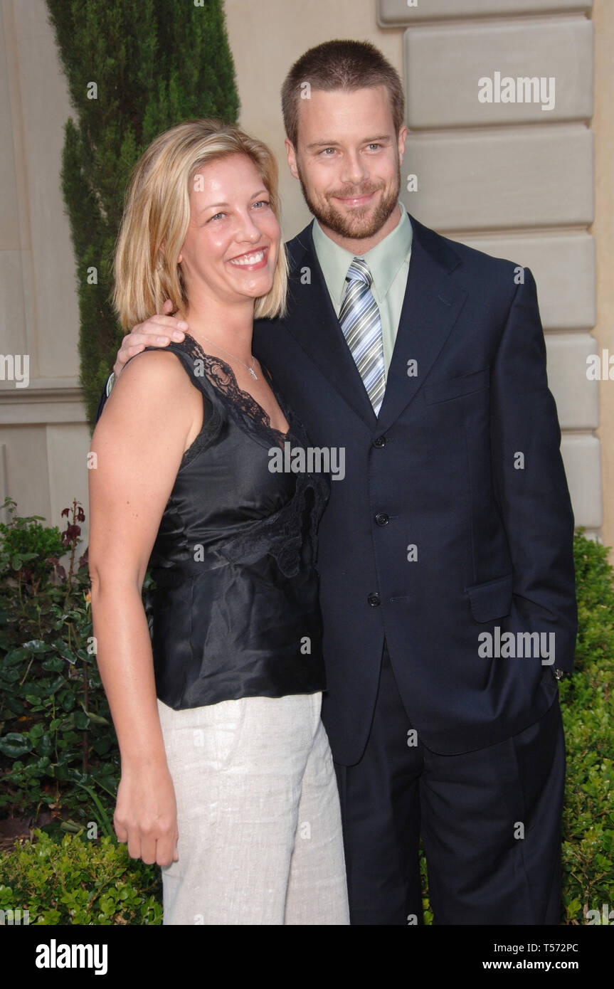 Is Mike Rowe Married 2022(01)