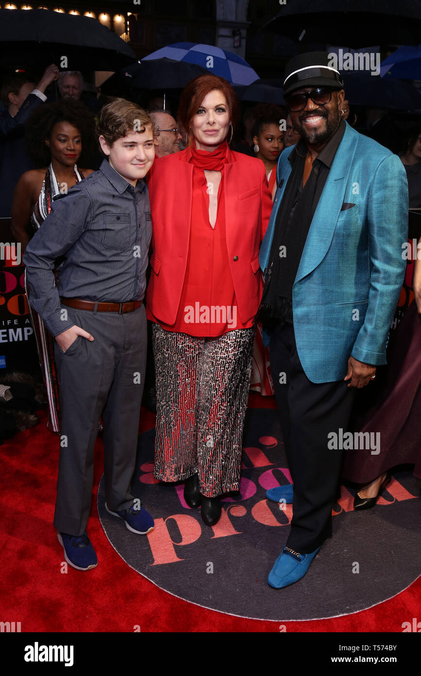 Debra messing and roman walker zelman hi-res stock photography and images -  Alamy