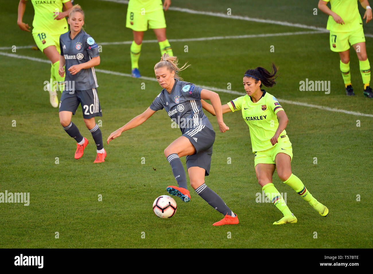 Munich,Germany. 21st Apr, 2019. Fridolina ROLFOE (FCB), action, duels  versus Leila QUAHABI (Barcelona). FC Bayern Munich - FC Barcelona 0-1,  Football Champions League Women, Semifinals on 21.04.2019. FC BAVARIA  CAMPUS. DFL REGULATIONS