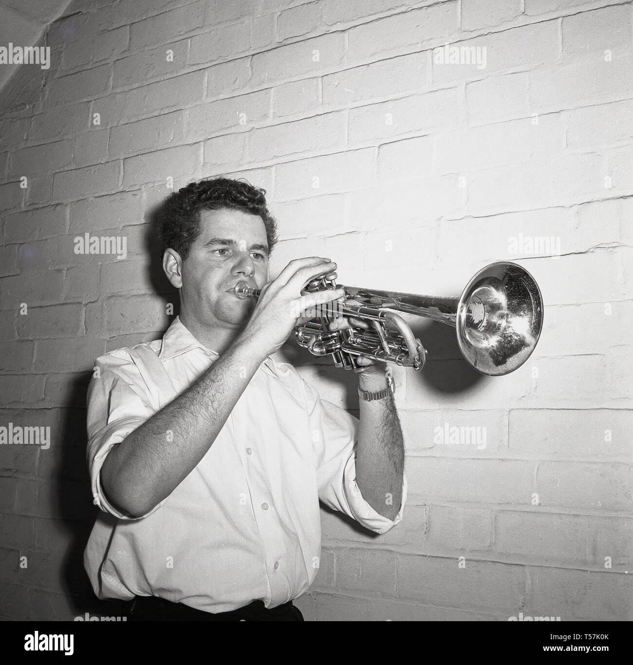 Trumpet player black and white hi-res stock photography and images - Alamy