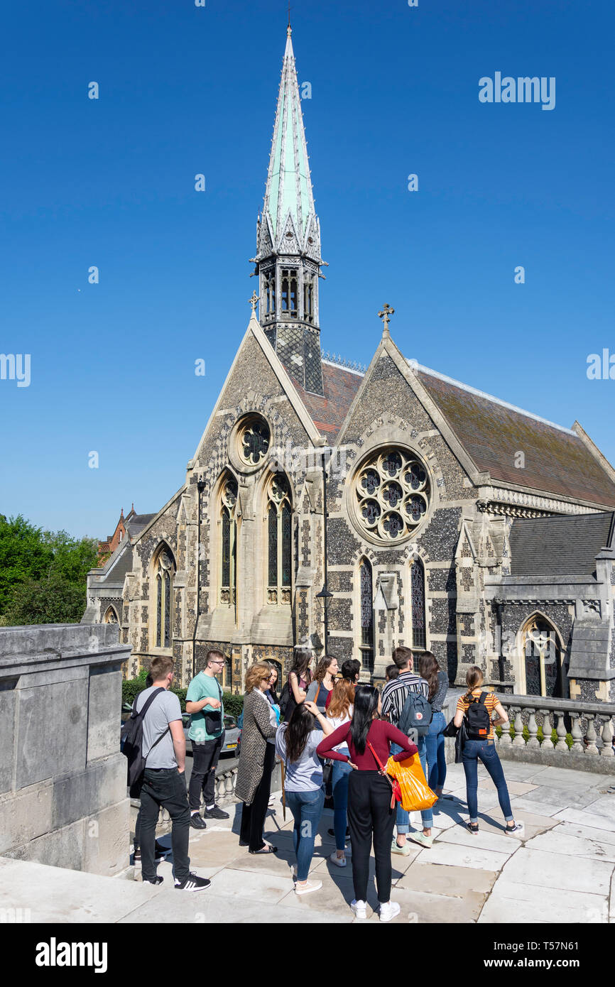 School group by School Chapel, Harrow School, Harrow-on-the-Hill, London Borough of Harrow, Greater London, England, United Kingdom Stock Photo