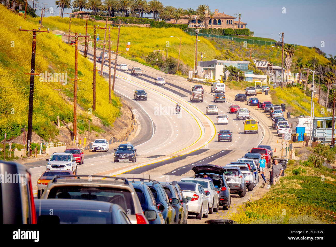 Street traffic on the PCH Pacific Coast Highway in Malibu - MALIBU, USA ...