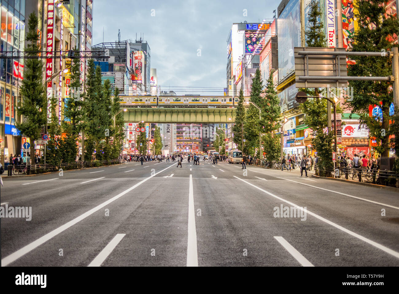 Tokyo akihabara people crossing hi-res stock photography and images - Alamy