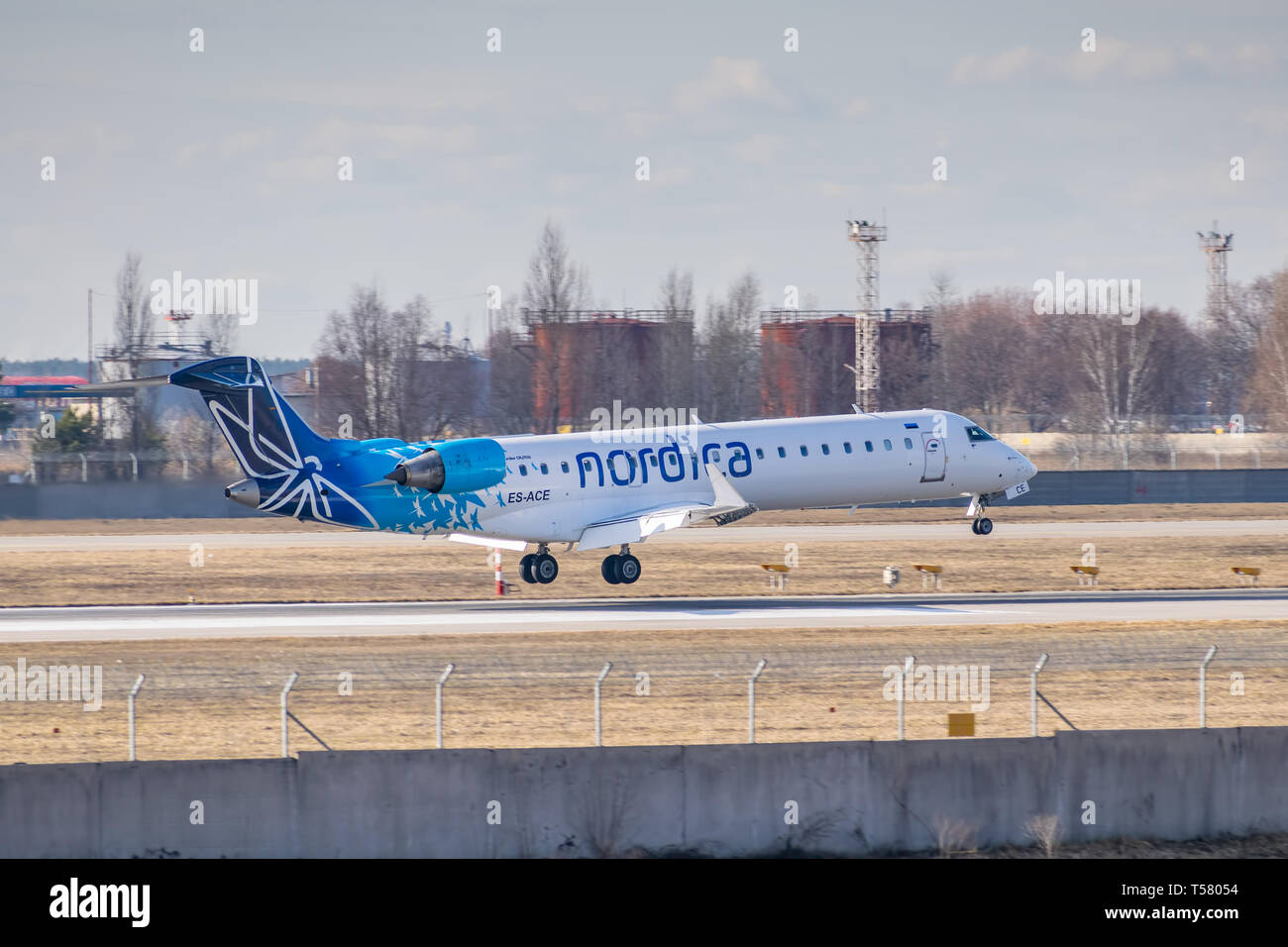 Crj 700 hi-res stock photography and images - Alamy