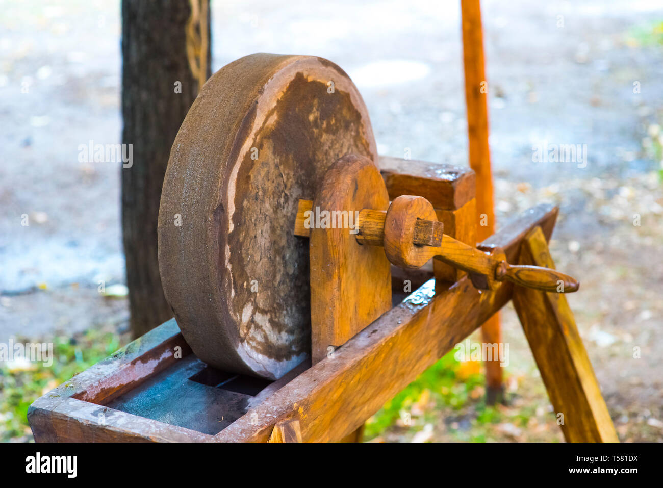 Definition De Grindstone at Mary Bilbo blog