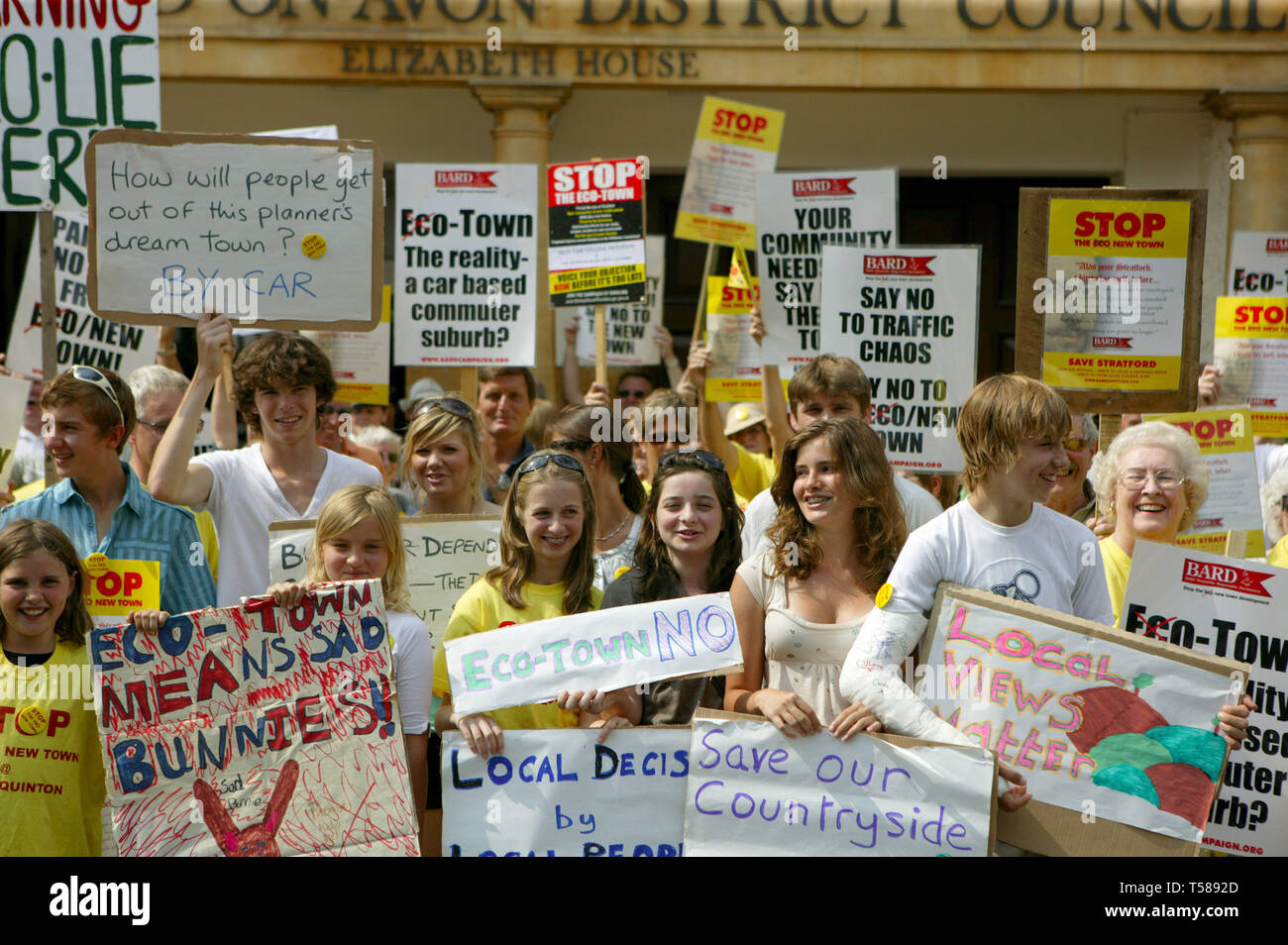 Protests against the proposed Middle Quinton new eco town outside Stratford upon Avon District Council. 28/07/2008 Stock Photo