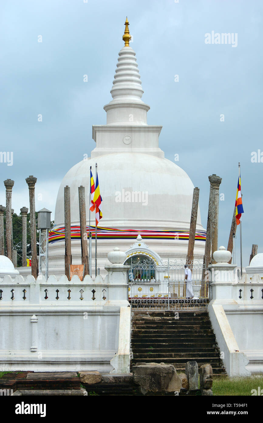 Thuparamaya stupa, Anuradhapura, Sri Lanka, UNESCO World Heritage Site Stock Photo