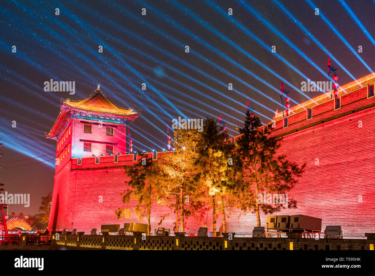 Lantern and lighting show at south gate of ancient city wall for ...