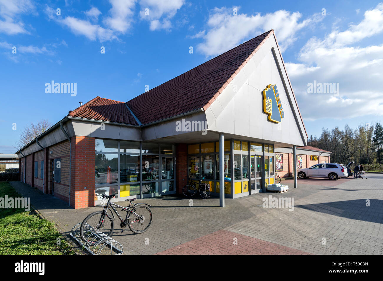 Netto Lebensmitteldiscounter branch in Quickborn, Germany. Netto is a Danish discount supermarket operating in Denmark, Germany, Poland and Sweden. Stock Photo
