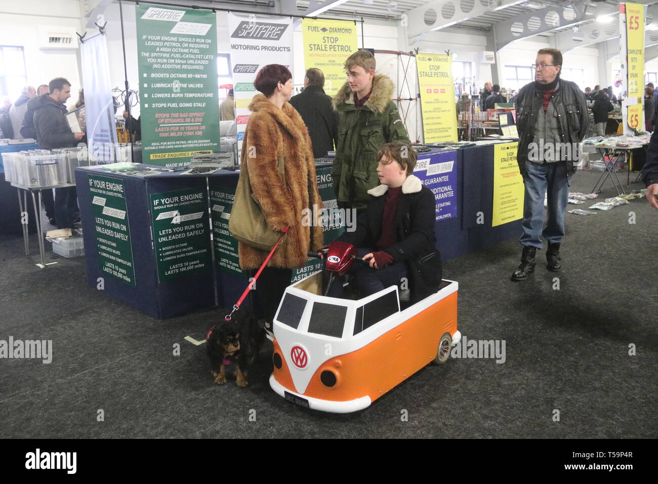 A SMALL ELECTRIC BUGGY BASED ON A MOBILITY SCOOTER IN THE FORM OF A