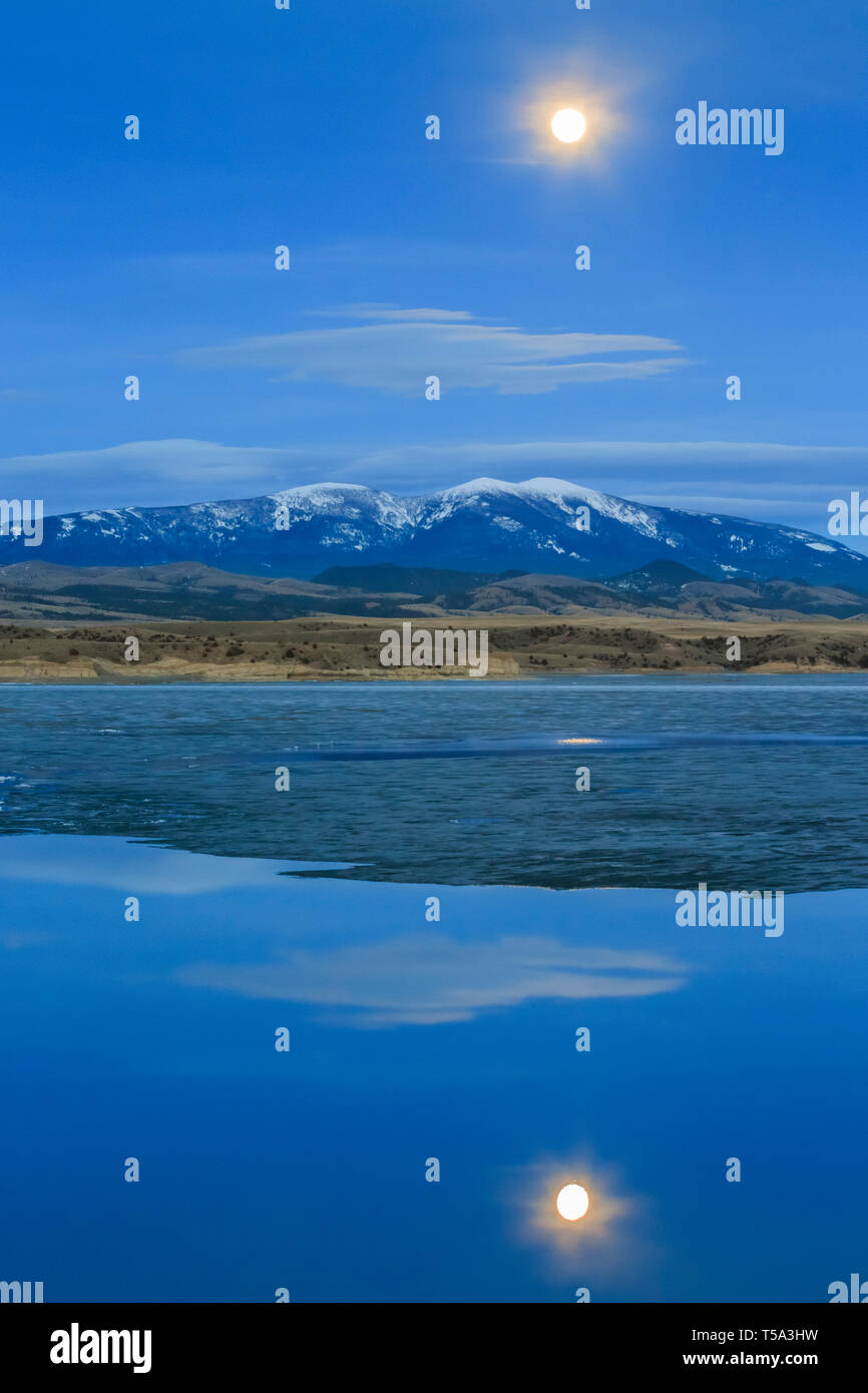 Ice Flow And Breakup On Potomac River Stock Photo, Royalty-Free