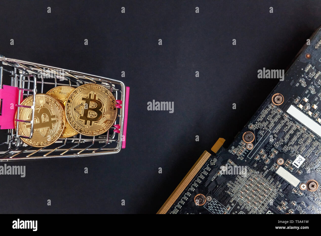 3d crypto currency of hi-res stock photography and images - Page 3 - Alamy