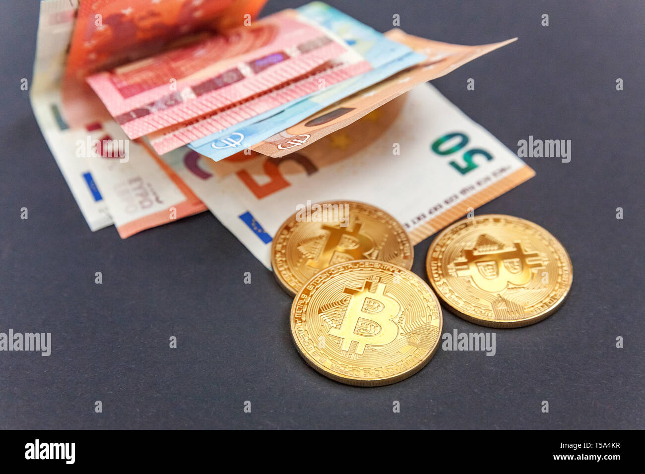 Physical Version Of Bitcoin New Virtual Money Golden Symbolic - 