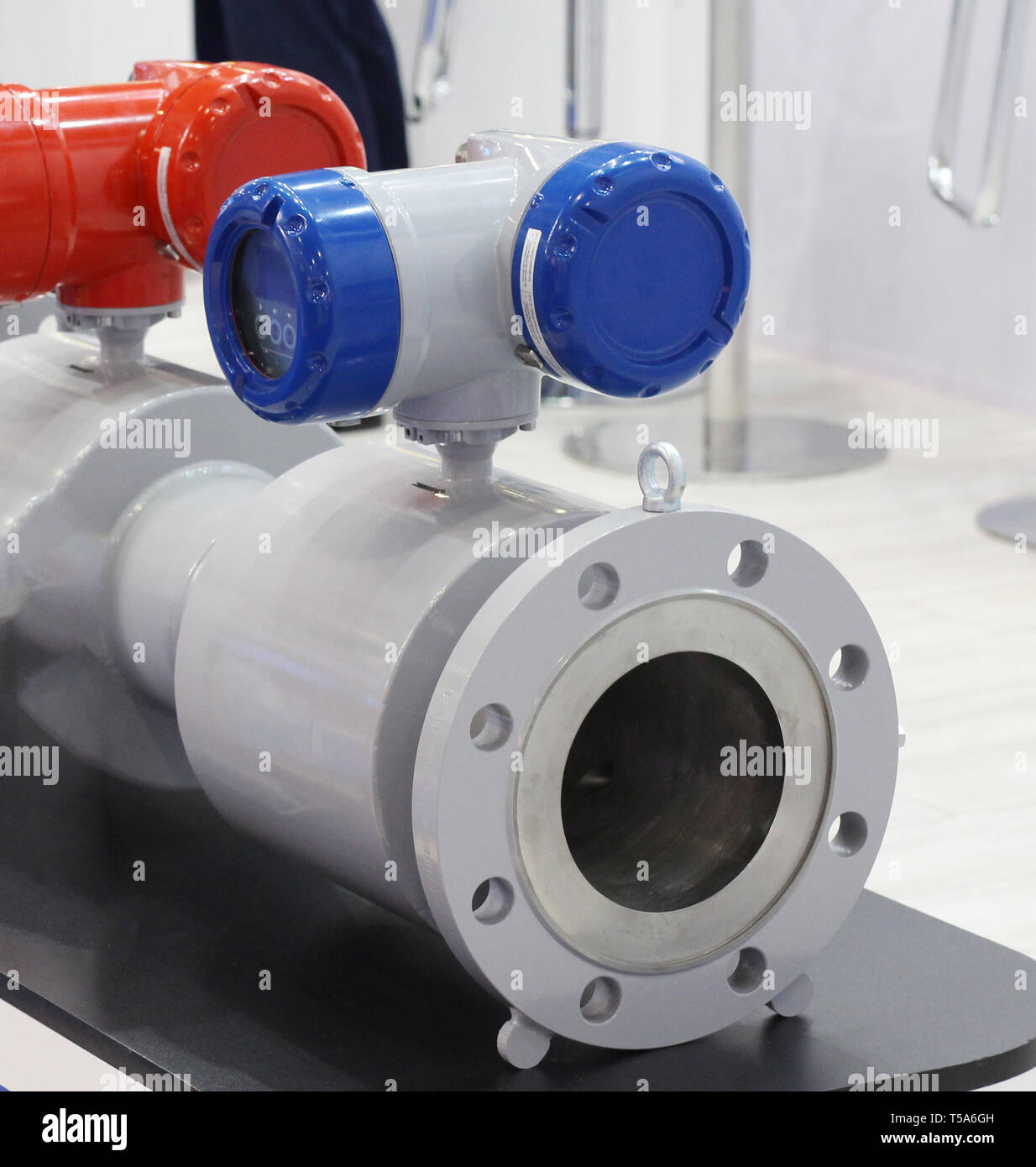 Ultrasonic flow meter for natural, process and domestic gas. Gas flow