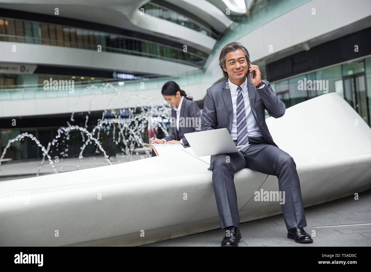Business people outside the office Stock Photo - Alamy
