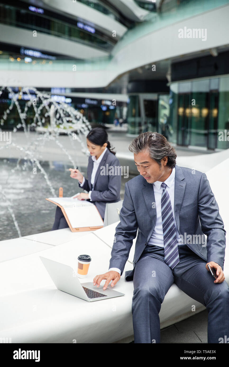 Business people outside the office Stock Photo - Alamy