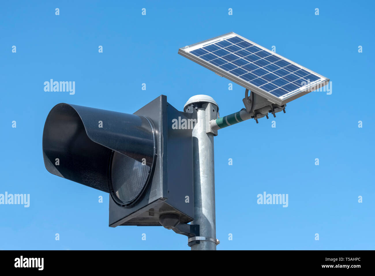 Solar Powered Traffic Signal Light Stock Photo Alamy