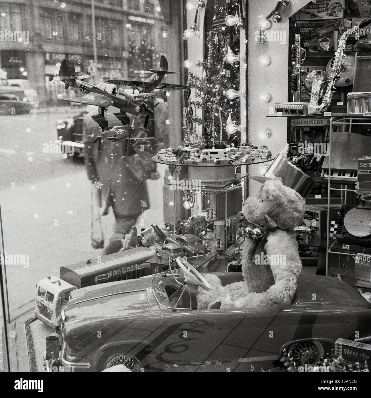 1960s, historical, Regent Street, Central London, variety of toys