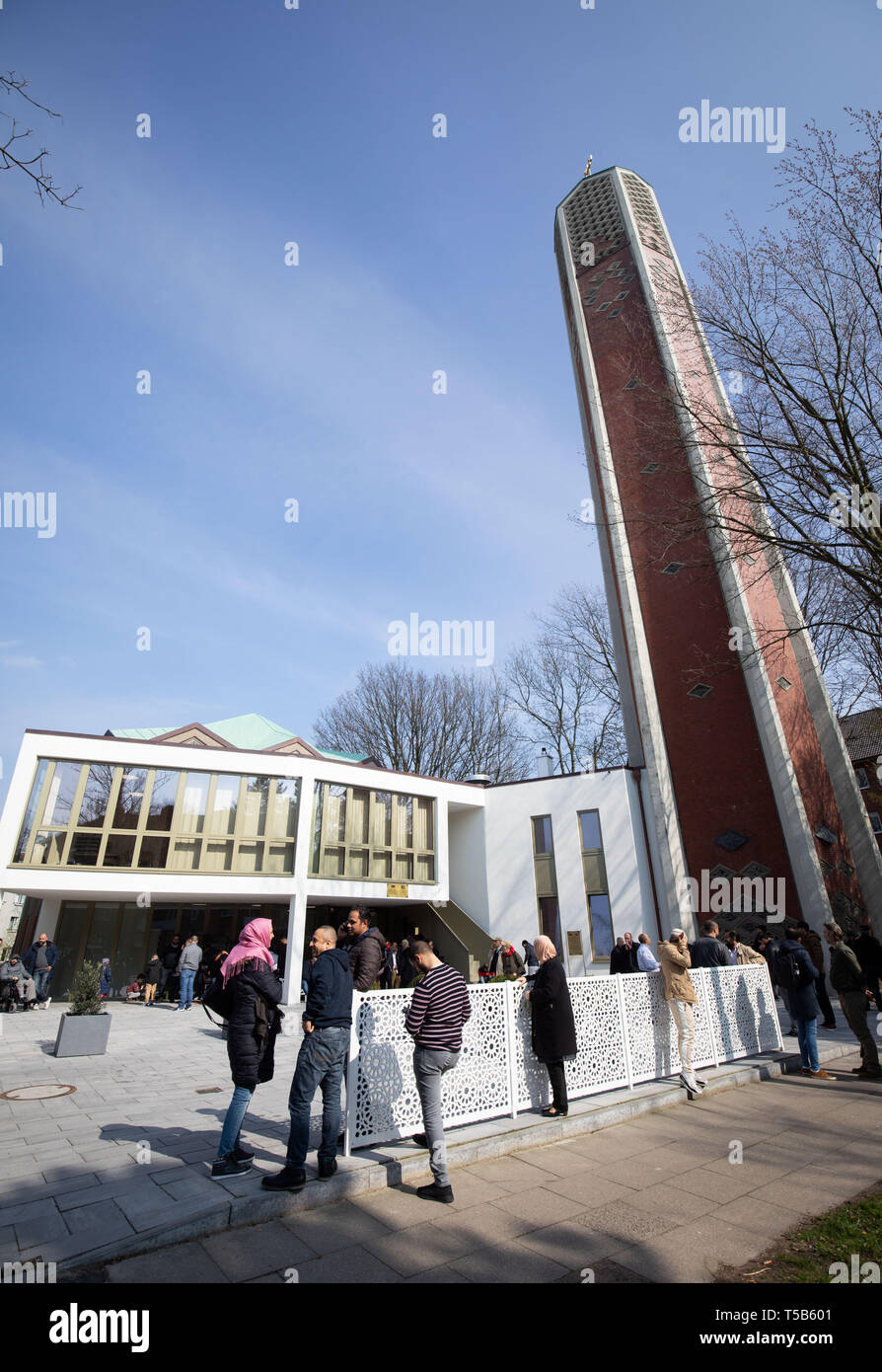 29 March 2019, Hamburg: Exterior view of the Al-Nour-Mosque in the district Hamburg Horn after the Friday prayers. The mosque was rebuilt from the former Protestant Capernaum church and was opened in September 2018. Photo: Christian Charisius/dpa Stock Photo