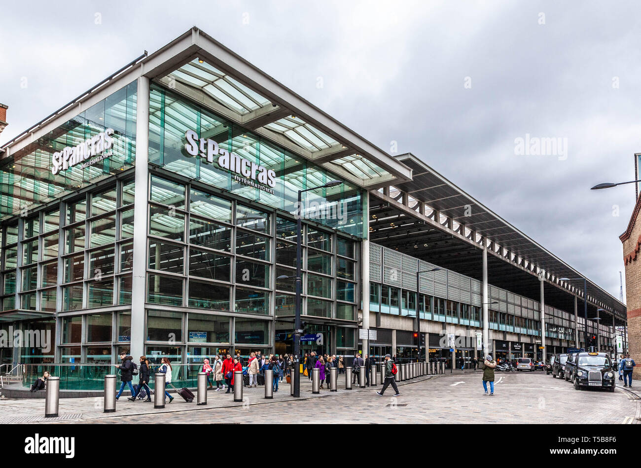 Norman foster building hi-res stock photography and images