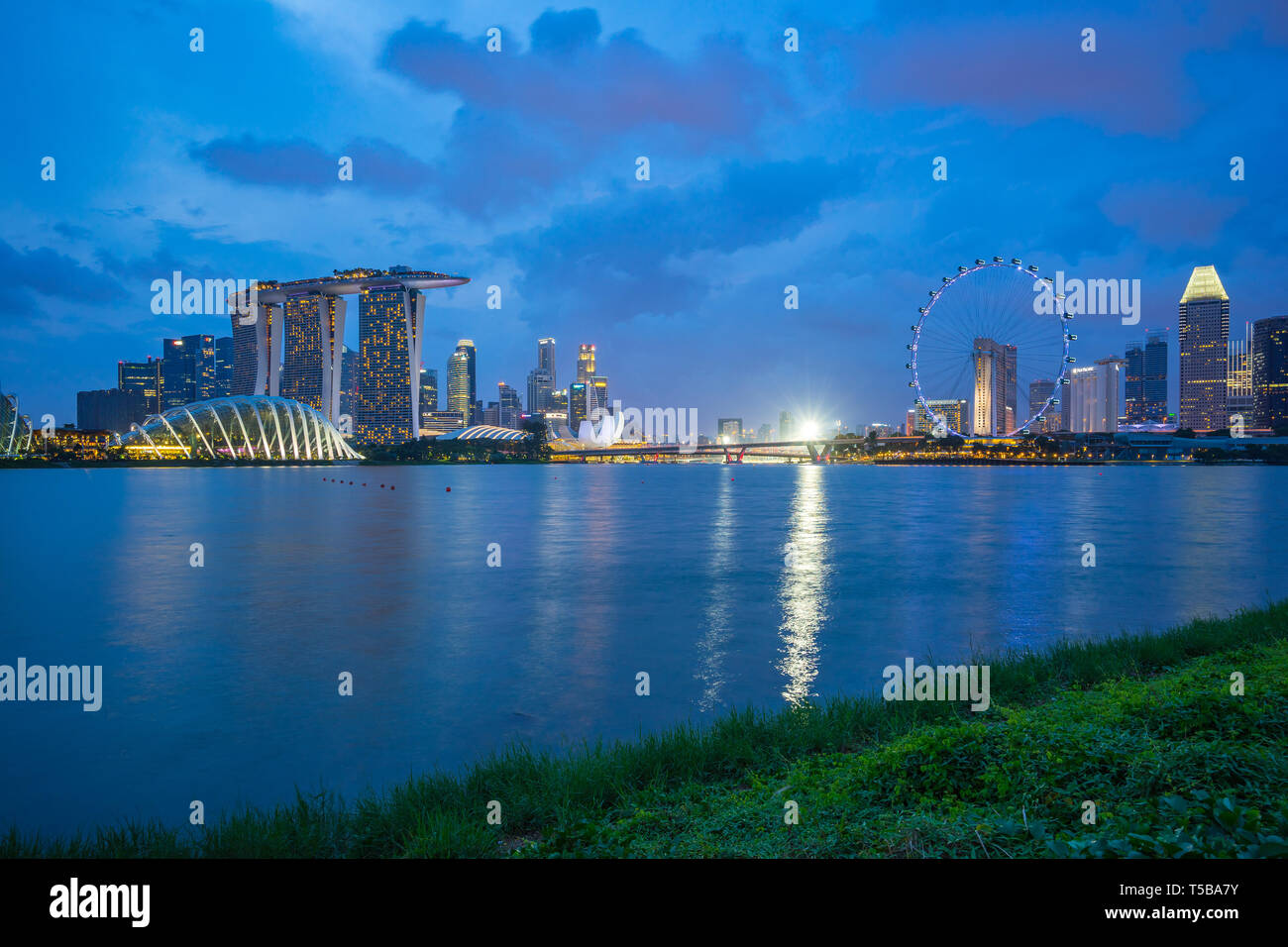 Singapore city skyline view hi-res stock photography and images - Alamy