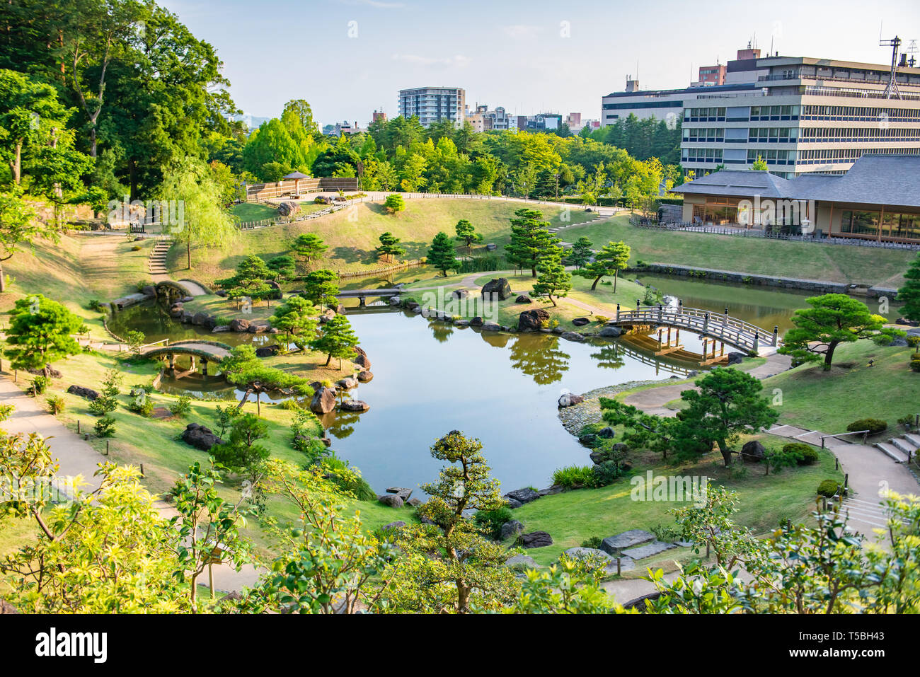 Japanese Garden (Gyokusen Inmaru Garden) at Kanazawa Castle, Ishikawa ...