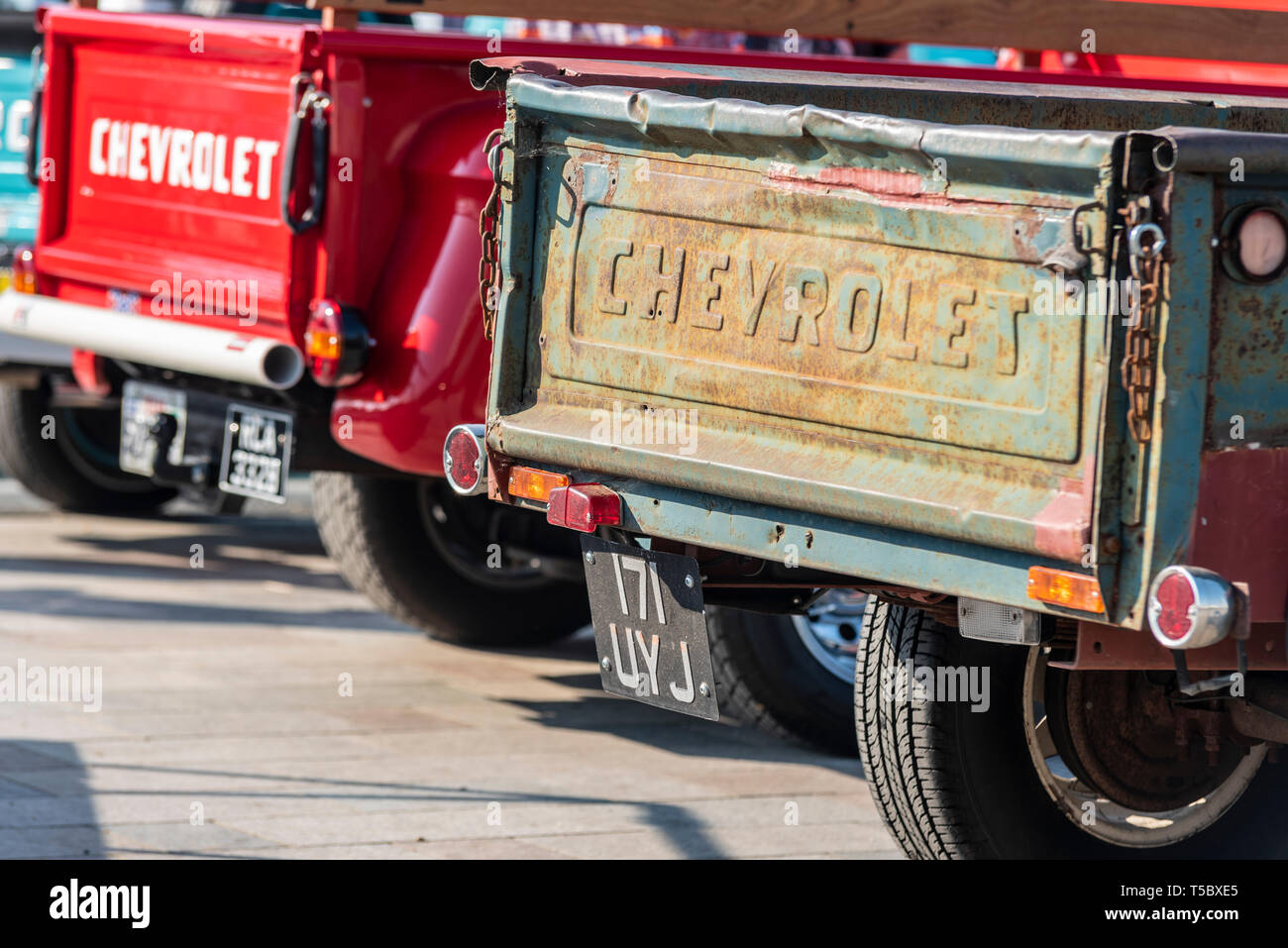 Pickup truck tailgate hires stock photography and images Alamy