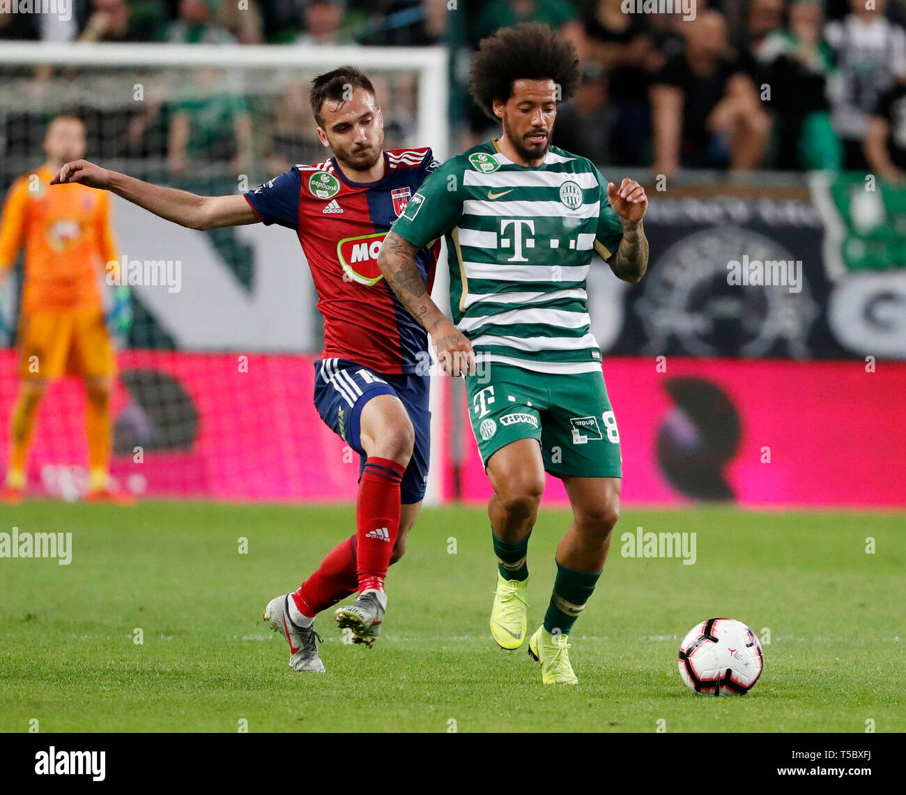 (r-l) Isael da Silva Barbosa of Ferencvarosi TC challenges Dzenan