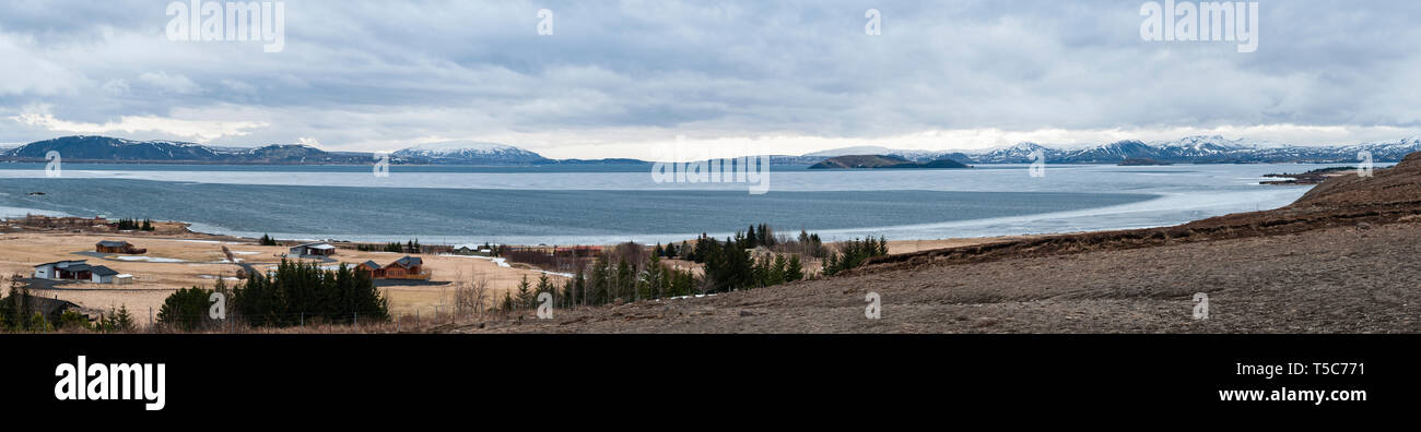 Þingvallavatn (Lake Thingvallavatn), Þingvellir (Thingvellir), SW Iceland, in late March. It is the largest natural lake in Iceland Stock Photo