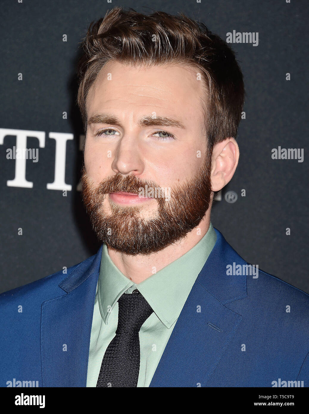 LOS ANGELES, CA APRIL 22 Chris Evans arrives at the world premiere