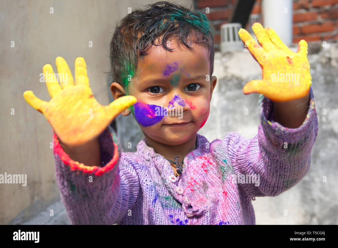 Coloured children hands hi-res stock photography and images - Alamy