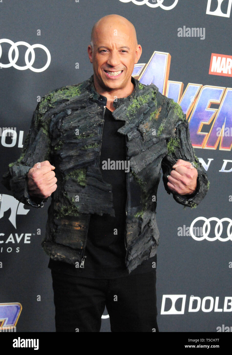 Vin Diesel On The Avatar 2 Sets James Cameron Avengers