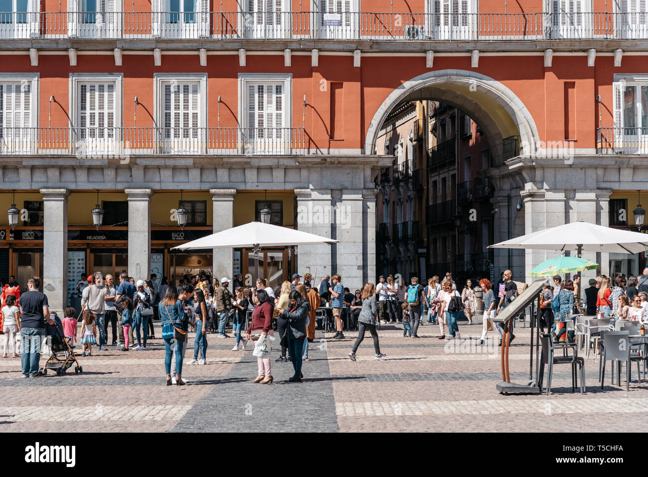 Plaza mayor arcade hi-res stock photography and images - Alamy