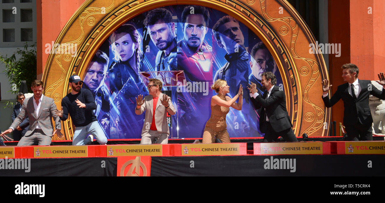 Los Angeles, USA. 23rd Apr, 2019. LOS ANGELES, USA. April 23, 2019: Ken Feige, Chris Hemsworth, Chris Evans, Robert Downey Jr., Scarlett Johansson, Mark Ruffalo & Jeremy Renner at the handprint ceremony for the cast of 'Avengers: Endgame' at the TCL Chinese Theatre. Picture Credit: Paul Smith/Alamy Live News Stock Photo