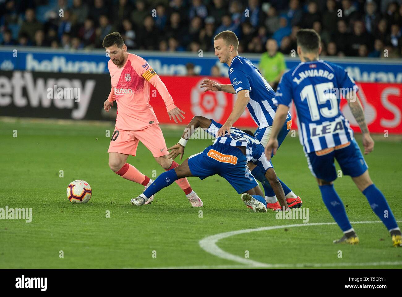 Rust uit Gewoon Fabel D.Alaves v Barcelona La Liga, Spain, april 24th 2019 Ely of D. Alaves and  Messi of Barcelona in action during the Santander League (La Liga) match  played in Mendizorroza Stadium between D.Alaves