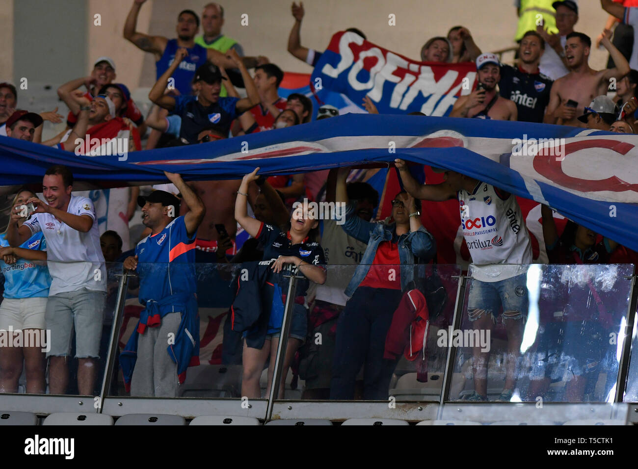 Club Nacional Asuncion Home camisa de futebol 2014 - 2015.