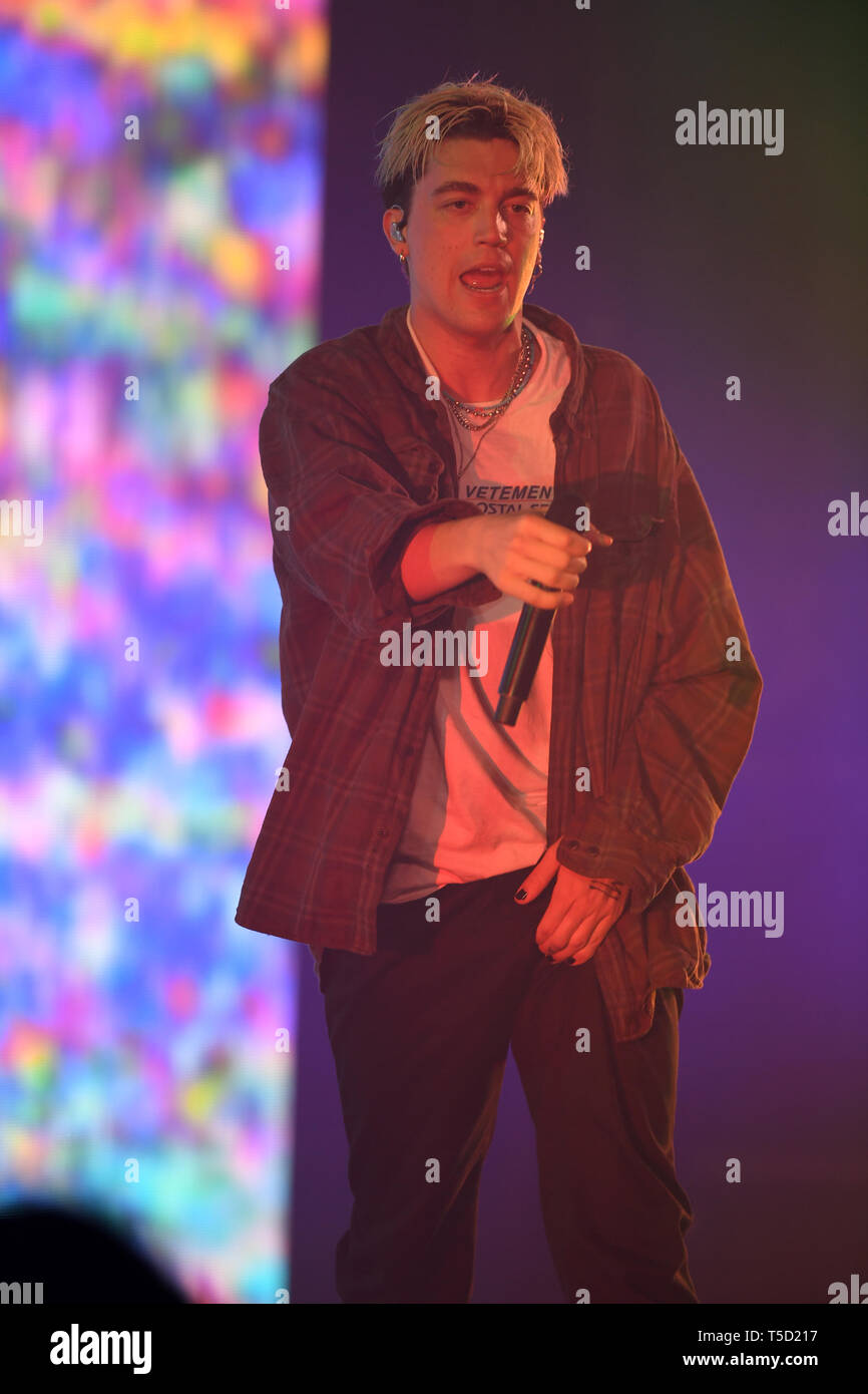 Miami Beach, FL, USA. 23rd Apr, 2019. Paul Jason Klein of LANY performs at the Fillmore on April 23, 2019 in Miami Beach, Florida. Credit: Mpi04/Media Punch/Alamy Live News Stock Photo