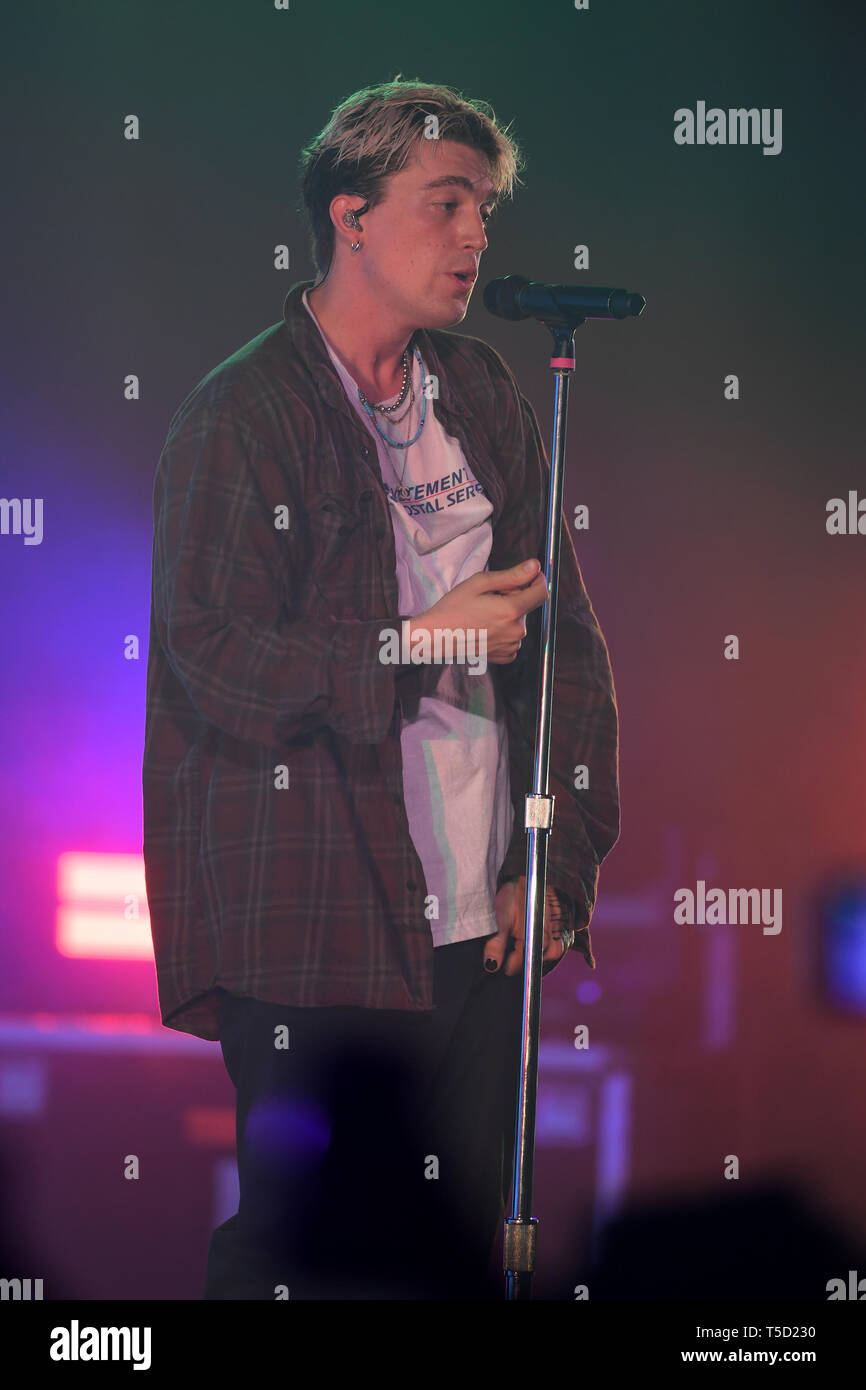 Miami Beach, FL, USA. 23rd Apr, 2019. Paul Jason Klein of LANY performs at the Fillmore on April 23, 2019 in Miami Beach, Florida. Credit: Mpi04/Media Punch/Alamy Live News Stock Photo