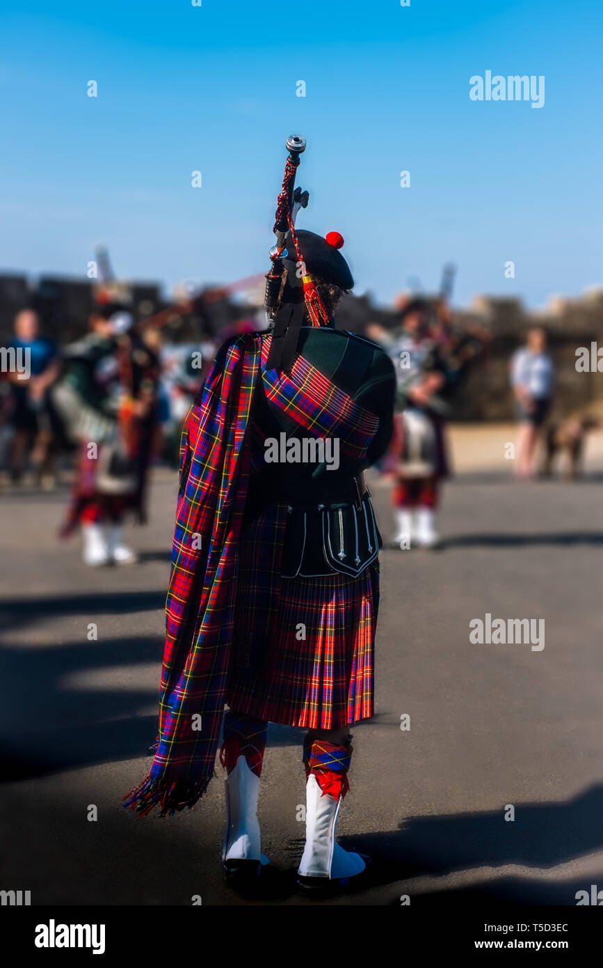 Bagpipe uniform High Resolution Stock Photography and Images Alamy