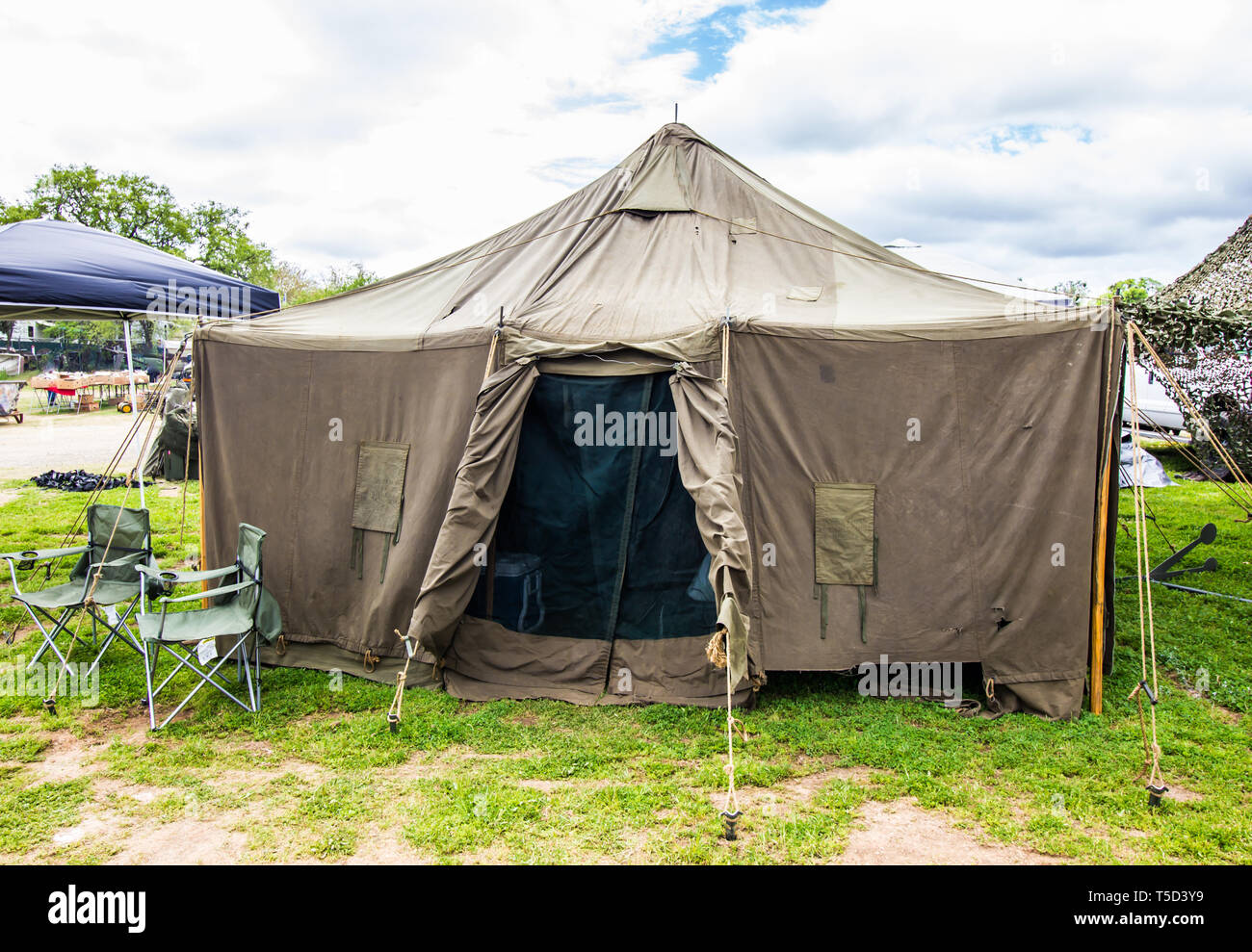 Opening Tent Flaps On Military Style Canvas Tent Stock Photo Alamy